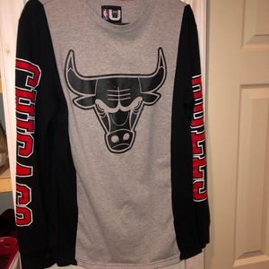 Chicago bulls long sleeve shirt